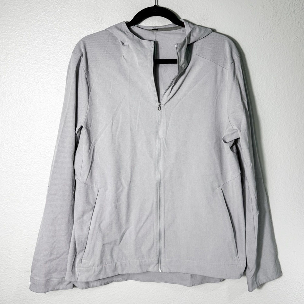 lululemon athletica Square Textured Gray Windbreaker Light Weight Hooded Jacket